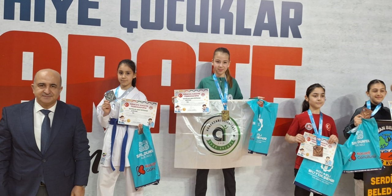 Afyonkarahisarlı minik karatecilerden büyük başarı