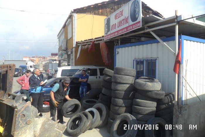 Zabıtadan oto lastikçi denetimi