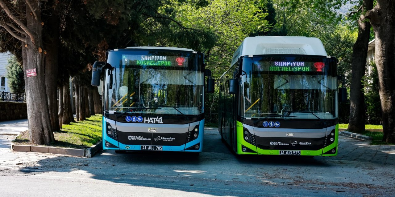 Otobüsler ve tramvayda “Şampiyon Kocaelispor” yazdı