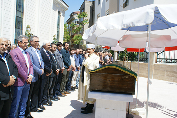 Mustafa Demirhan vefat etti