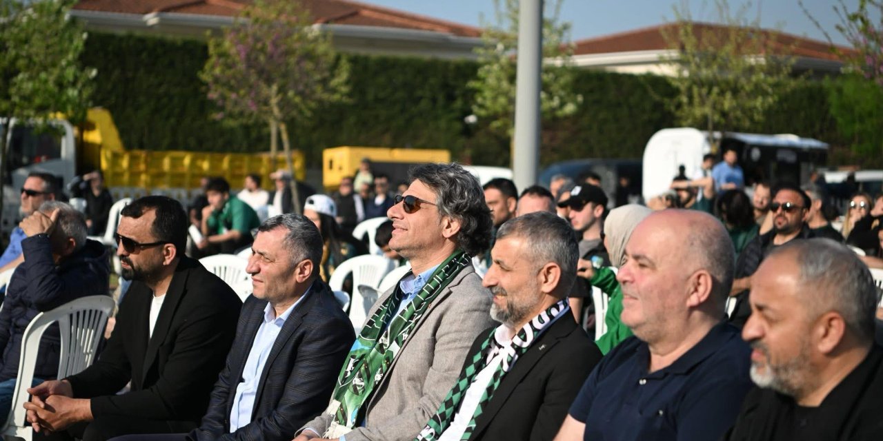 Kocaman, maçı Kartepelilerle İzledi