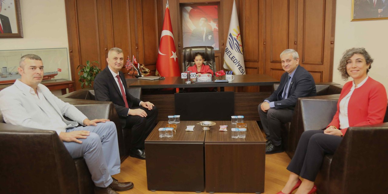 Ali Yıldırım Sezer, koltuğunu Aslı Çırak’a devretti