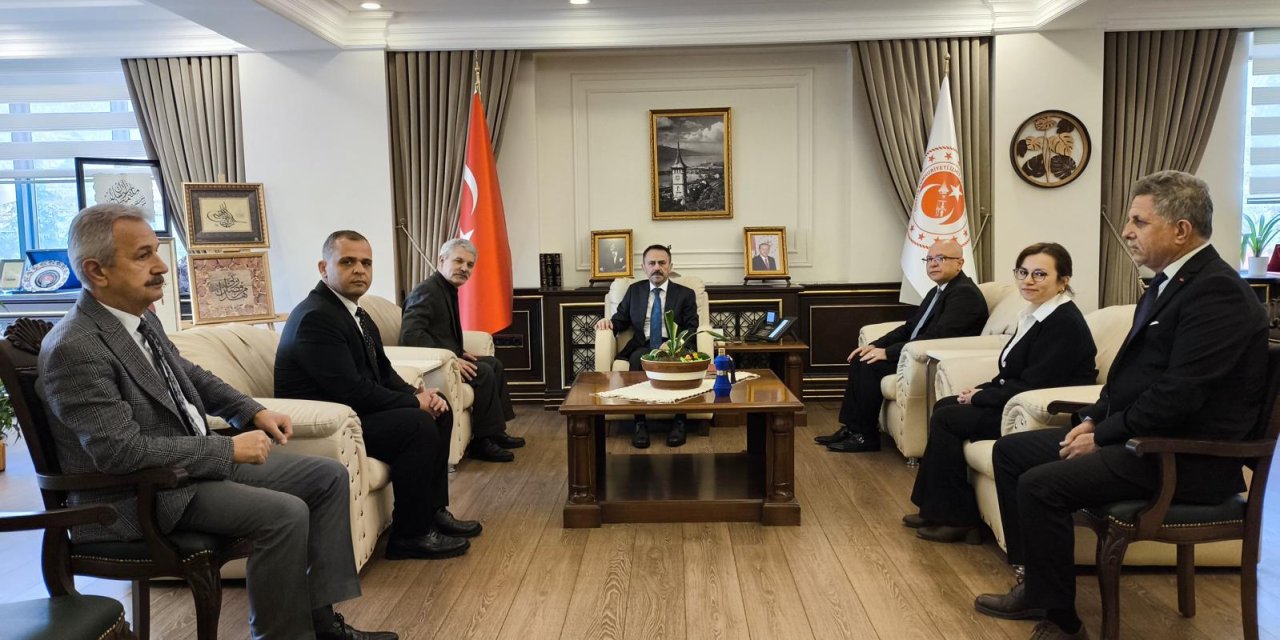 Vali Aktaş, İzmit Kaymakamını Ziyaret Etti