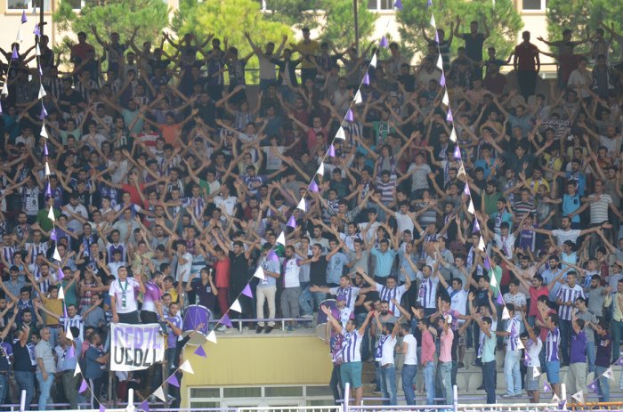 Taraftar mutlu son peşinde