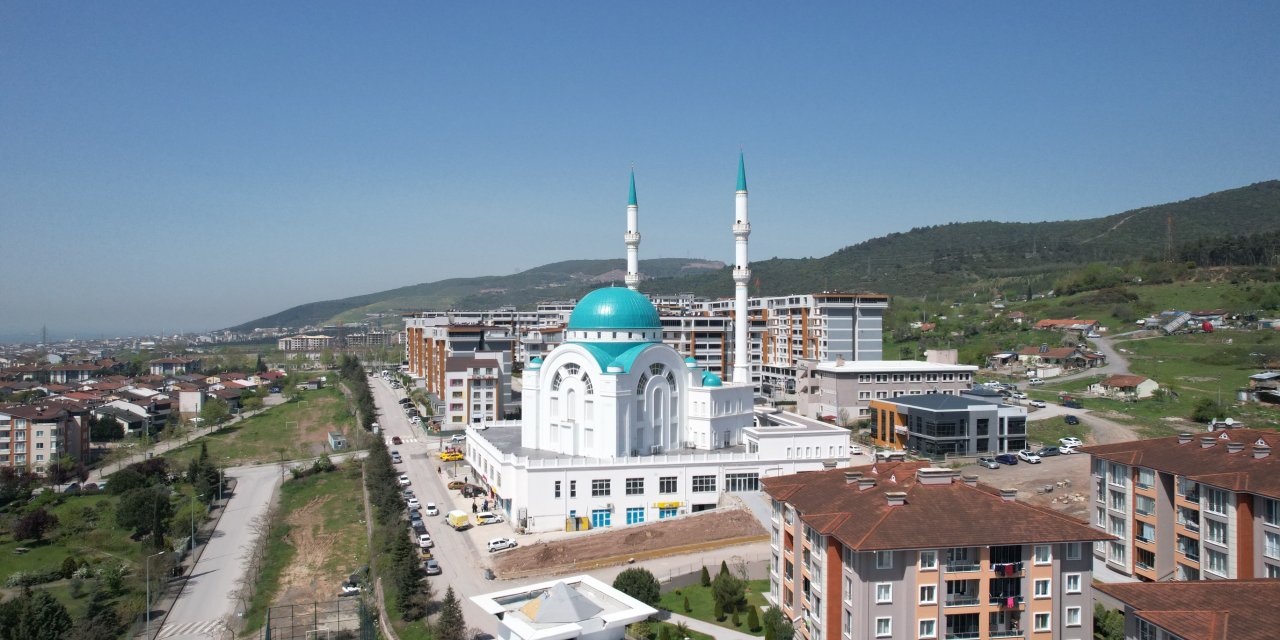 Derince Ahmet Yesevi Camii’ne estetik dokunuş