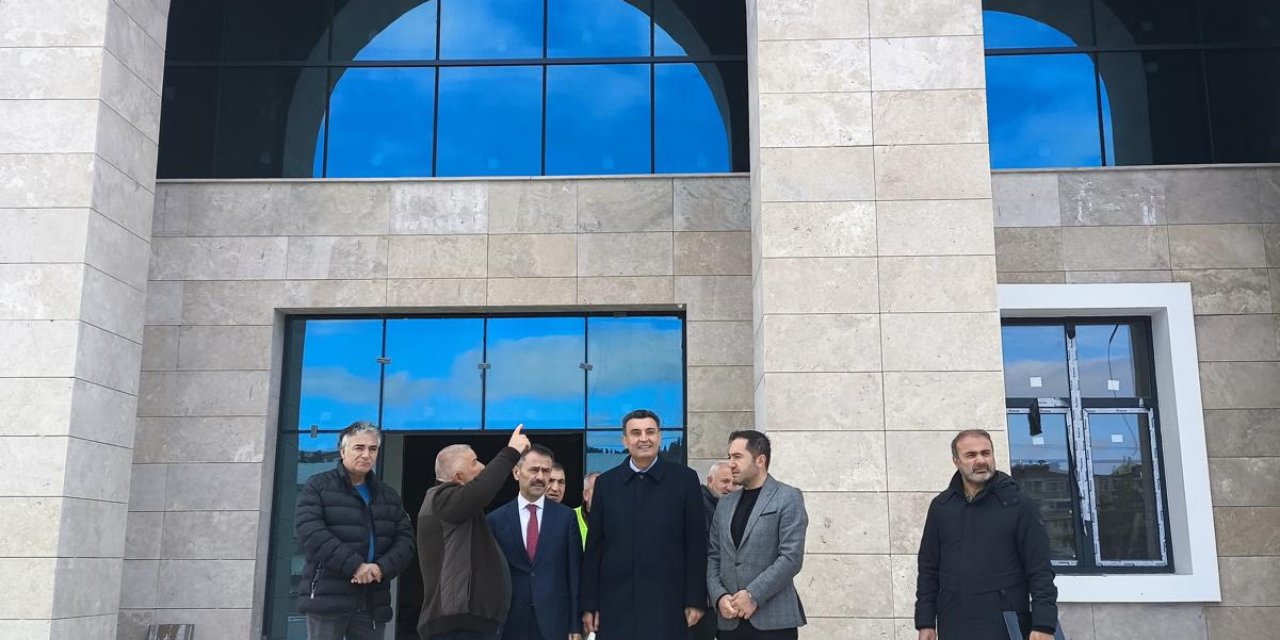 Vali Aktaş, İncelemelerde Bulundu