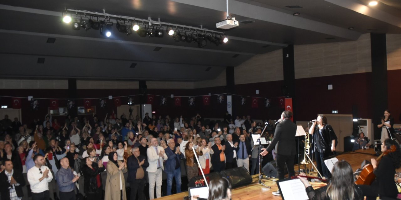 İzmit Kent Orkestrası sanatseverleri büyüledi