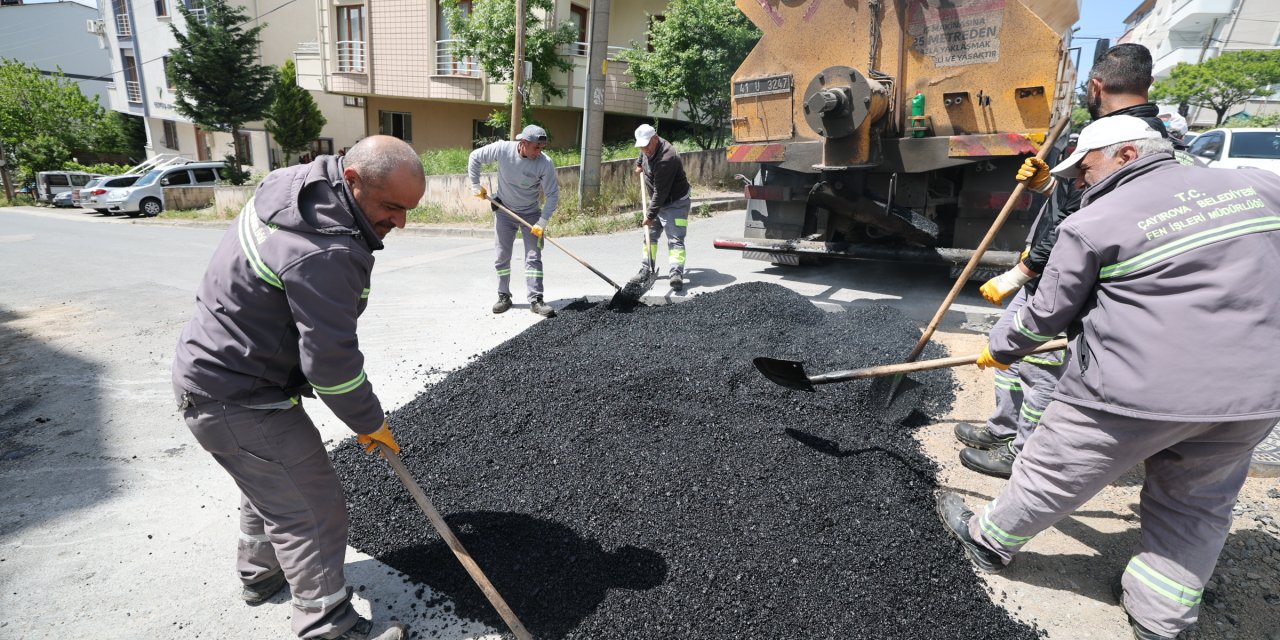 ÇAYIROVA:  Fen işleri ekiplerinden yoğun çalışma