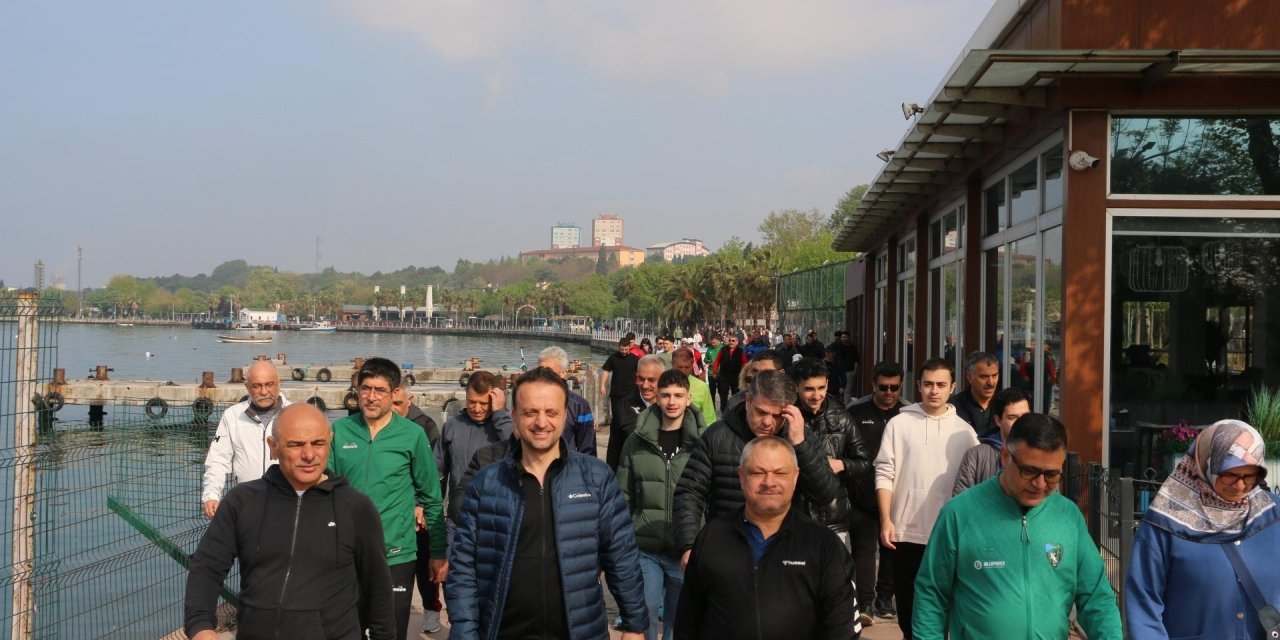 Körfezliler sağlıklı yaşam için yürüdü