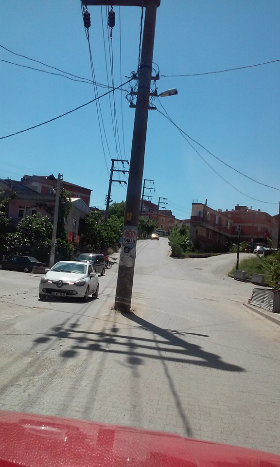 20 yıldır yol ortasında!