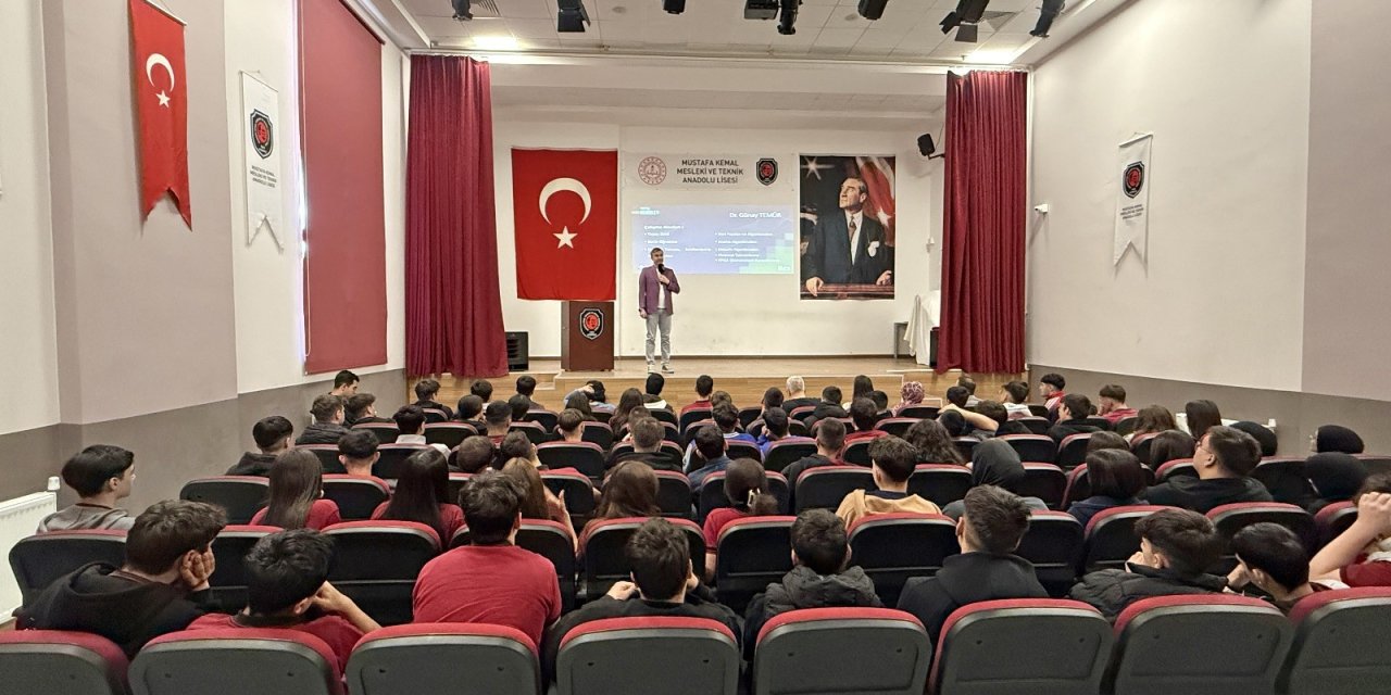 Bilim söyleşilerinde liseli öğrencilerle buluştu