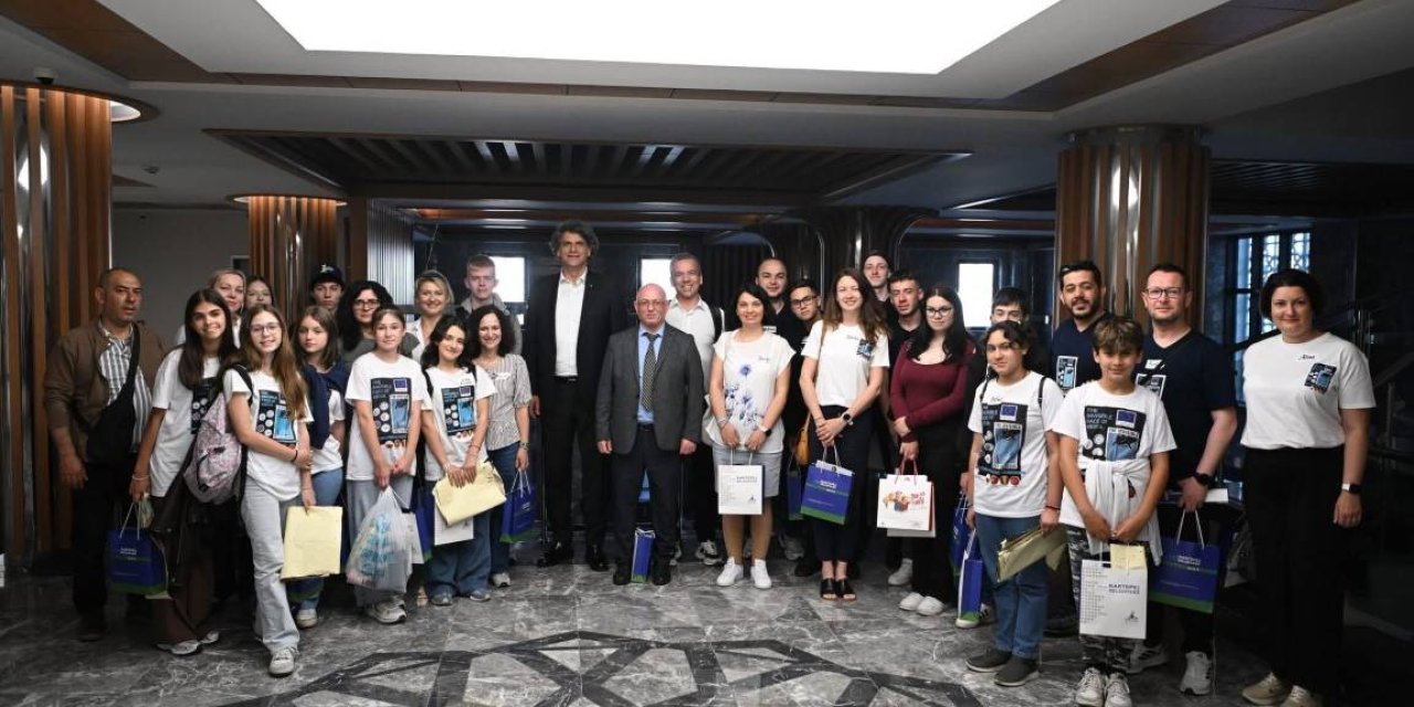 Kartepe’de Kültürler Arası Köprüler Kuruluyor