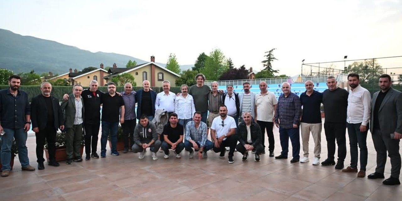 Derbent Spor’un 4 altyapı  takımına 50 bin liralık destek
