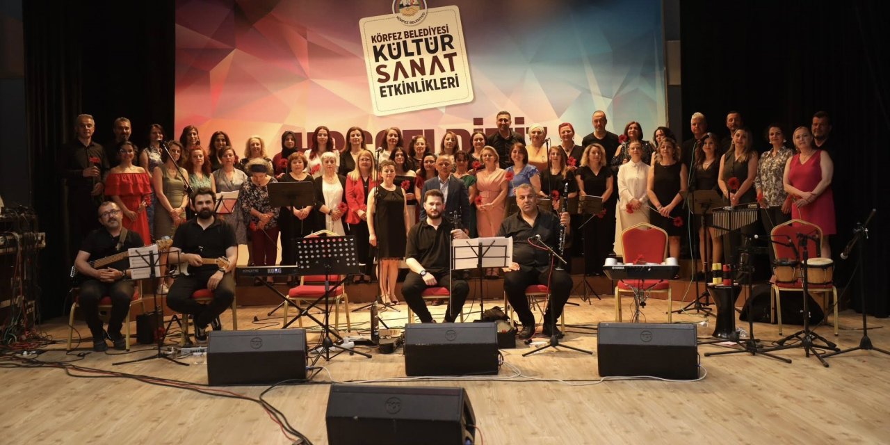 Körfez'de en güzel şarkılar anneler için