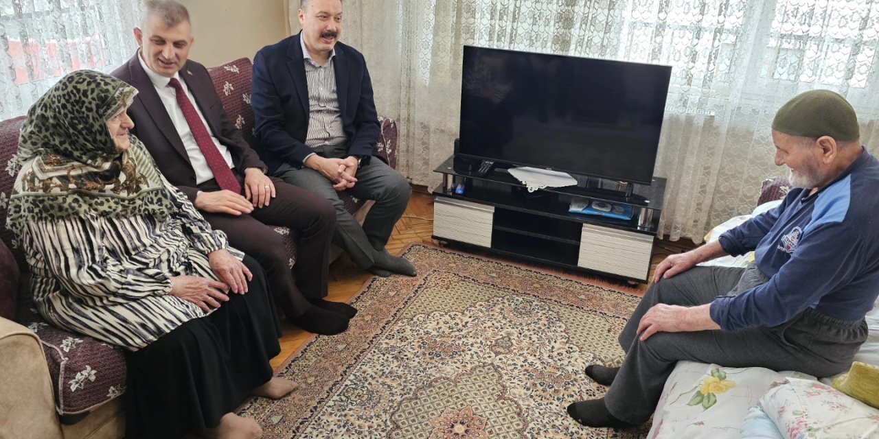 Sezer'den Anlamlı Ziyaret