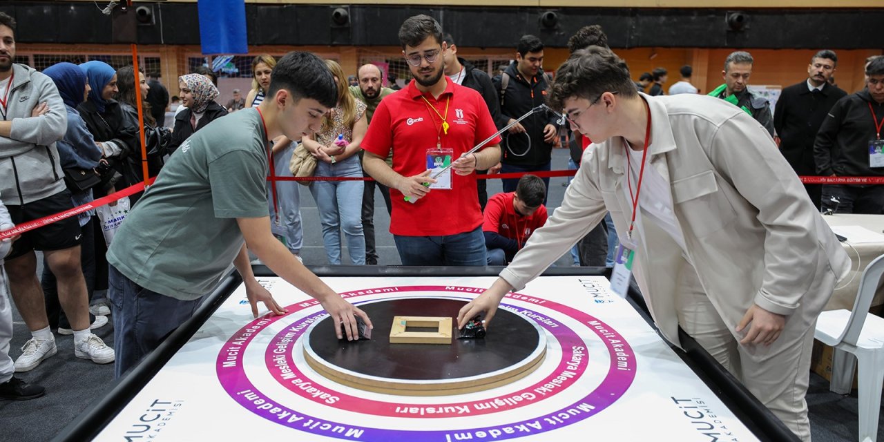 Robot ve Teknoloji Olimpiyatları bir ilk oldu