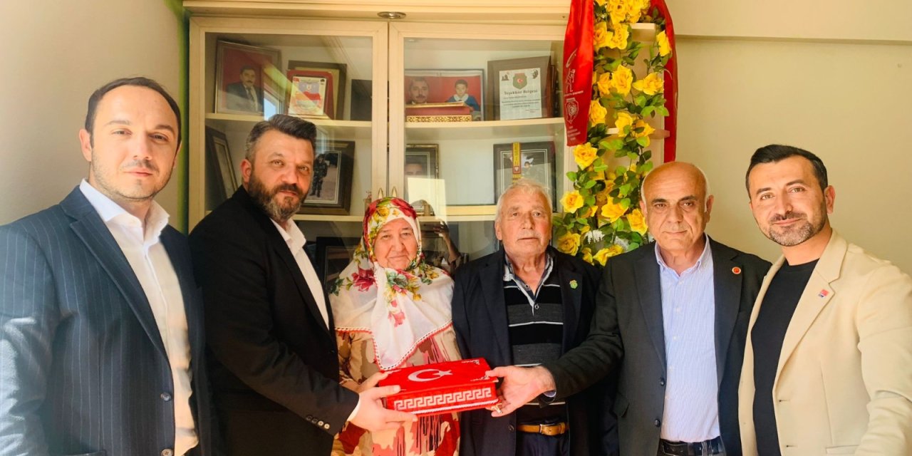 İzmit Belediyesi şehit ailelerini yalnız bırakmıyor