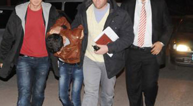 Hırsızlara suçüstü yakalandı