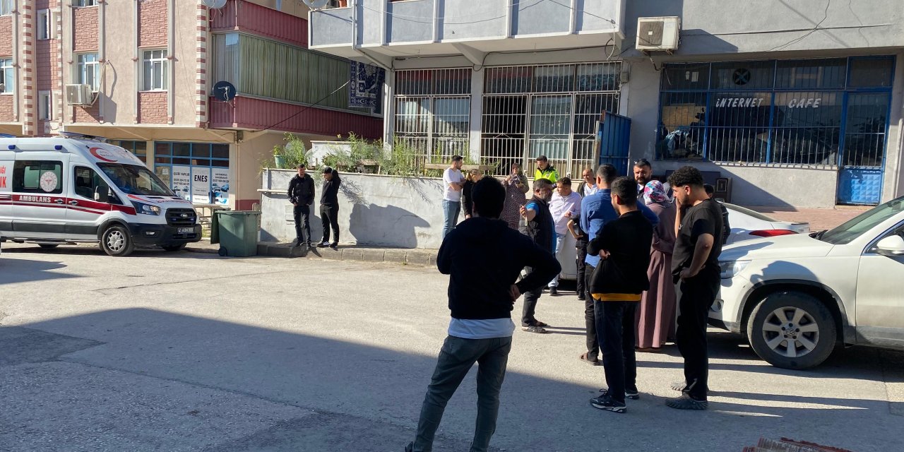 Servis minibüsü 7 yaşındaki çocuğa çarptı