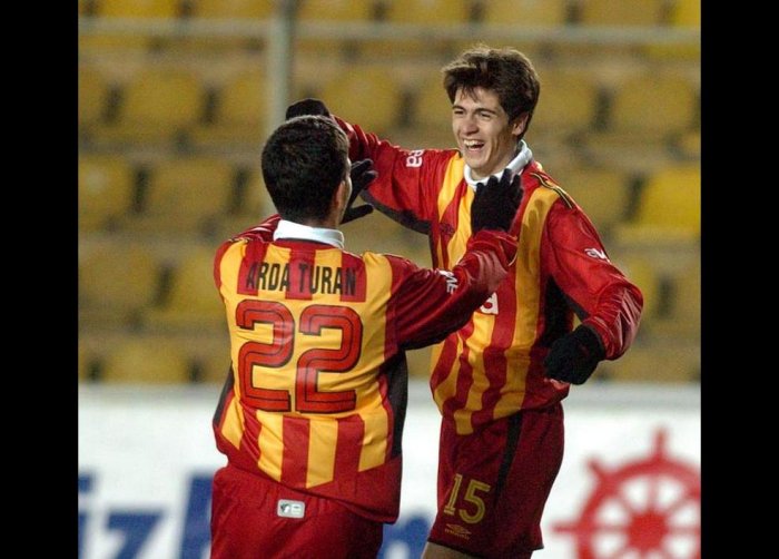 Gözler ona çevrildi