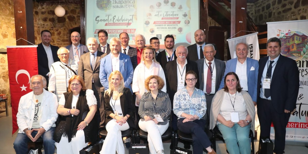 Uluslararası 2.Kapanca Sokak Festivali şiirlerle başladı