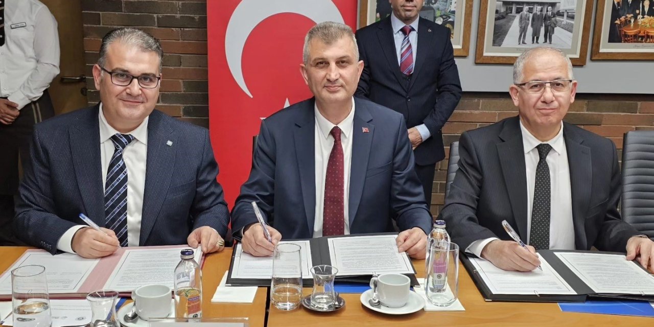 Gölcük'te İş Birliği Protokolü İmzalandı