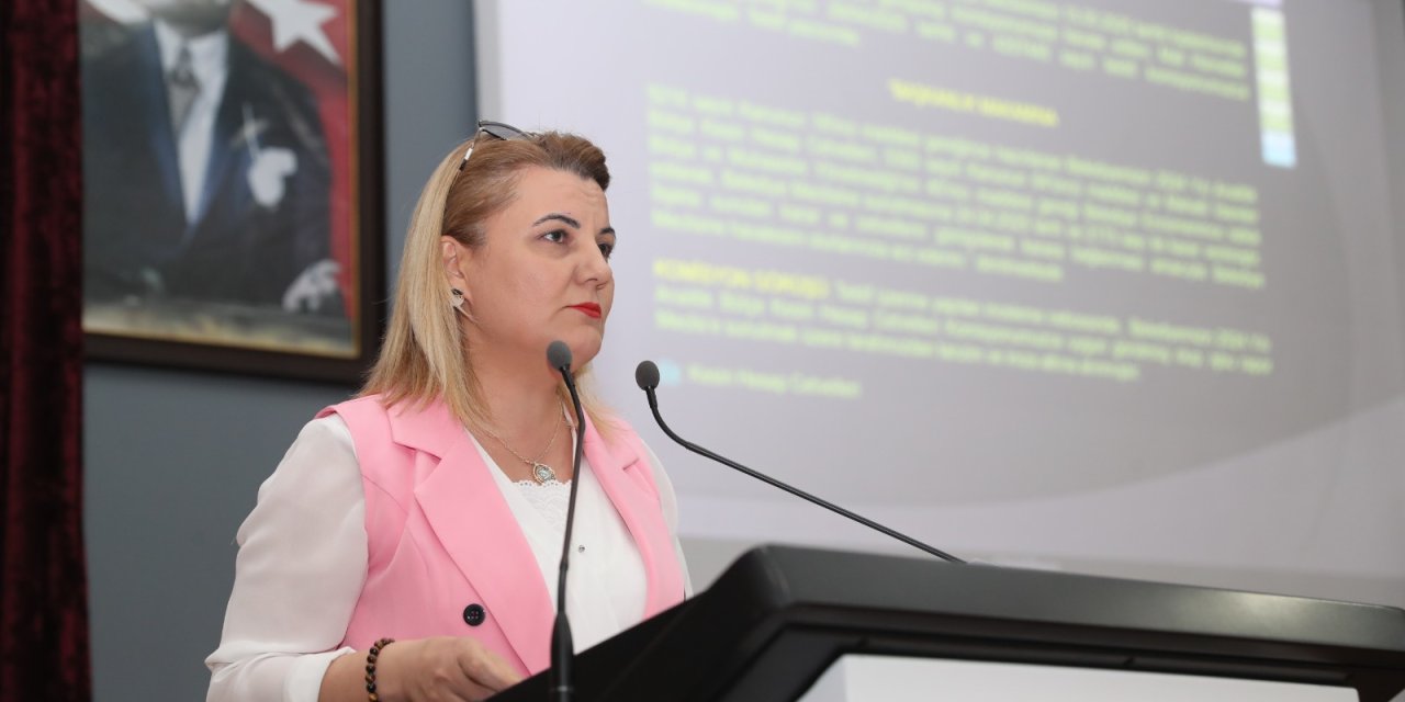 Hürriyet: “Koskoca Büyükşehir’i İzmit’le mi kıyaslıyorsunuz?
