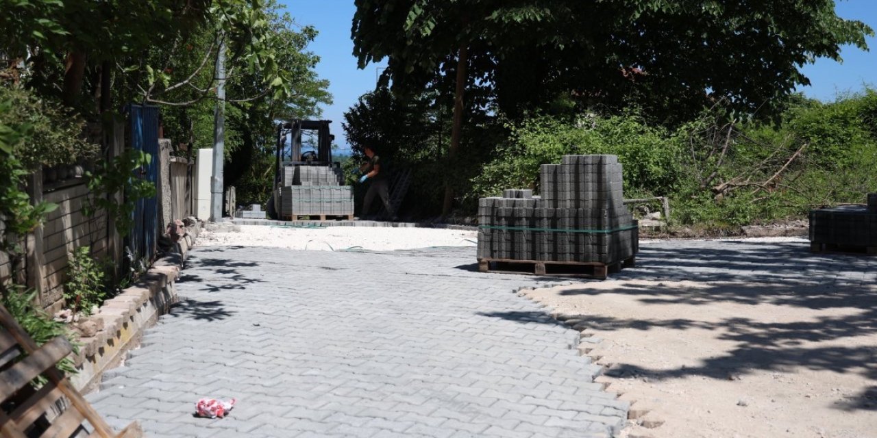Sokaklar parke tamiratlarıyla konfor kazanıyor