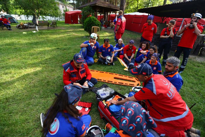 İl Sağlık Müdürü Yılmaz UMKE tatbikatına katıldı