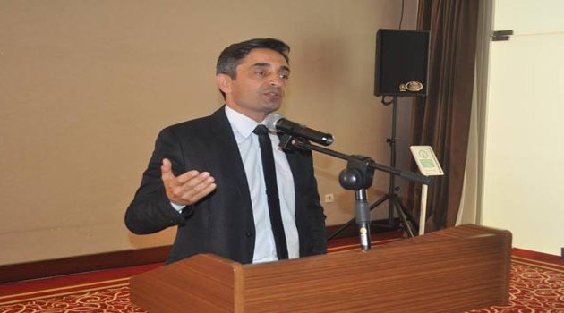 Menekşe heykeli geliyor