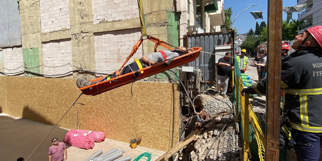 İnşaatta kaza: Yaralı işçi vinçle kurtarıldı