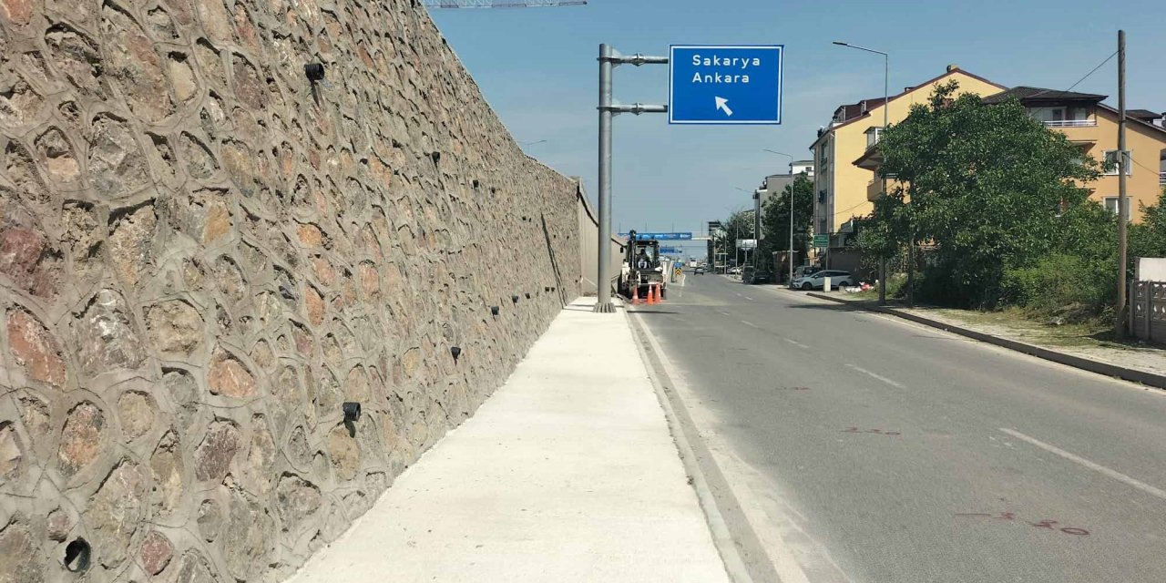Kartepe İstasyon Mahallesi’nde yaya kaldırımı tamamlandı