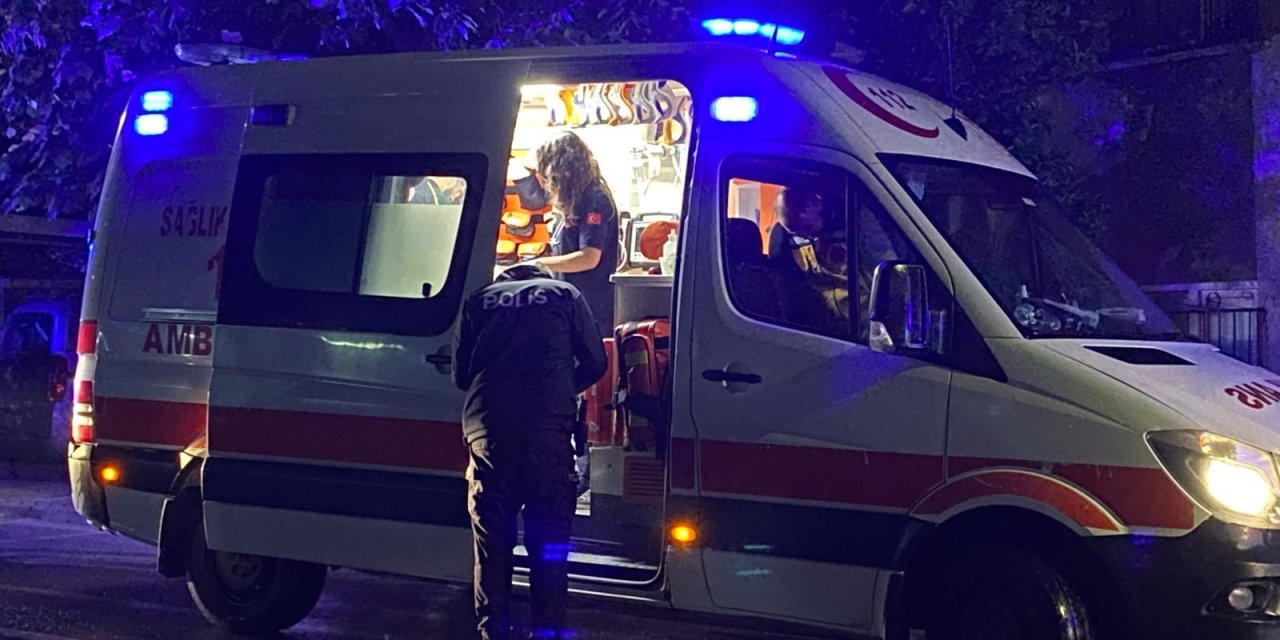 2 otomobil çarpıştı: 6 yaralı