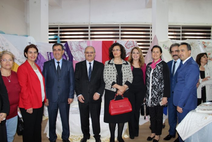 Halk Eğitim eserleri görücüye çıktı