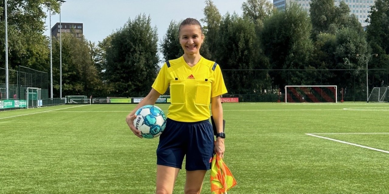 FIFA kokartlı kadın hakem  Türkiye'de bir ilke imza attı!