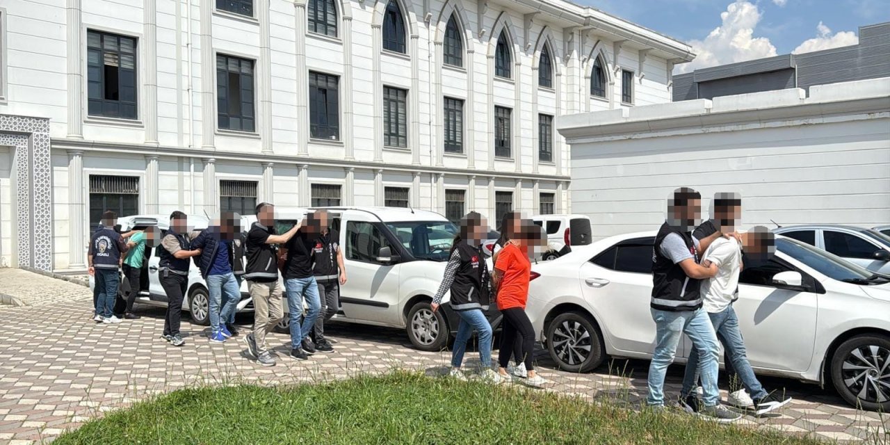 Otomobil kurşun yağmuruna tutulmuştu: 5 şüpheli yakalandı