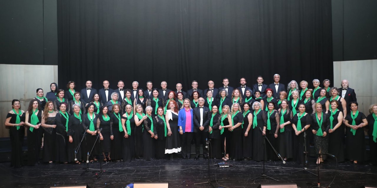 Türk Sanat Müziği Korosundan muhteşem konser