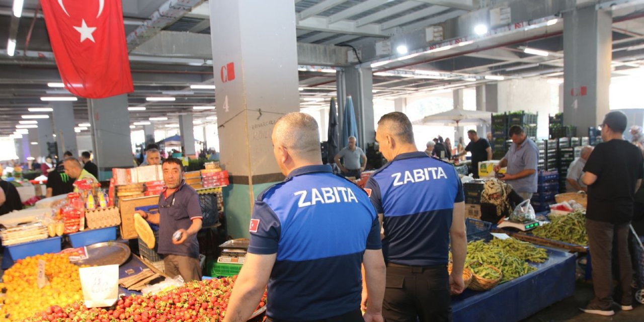 Zabıta pazar alanlarında  denetimlerini sürdürüyor