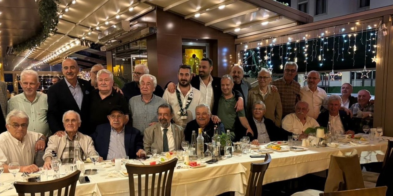 Eski Dostlar 399. toplantıyla tatile çıktı
