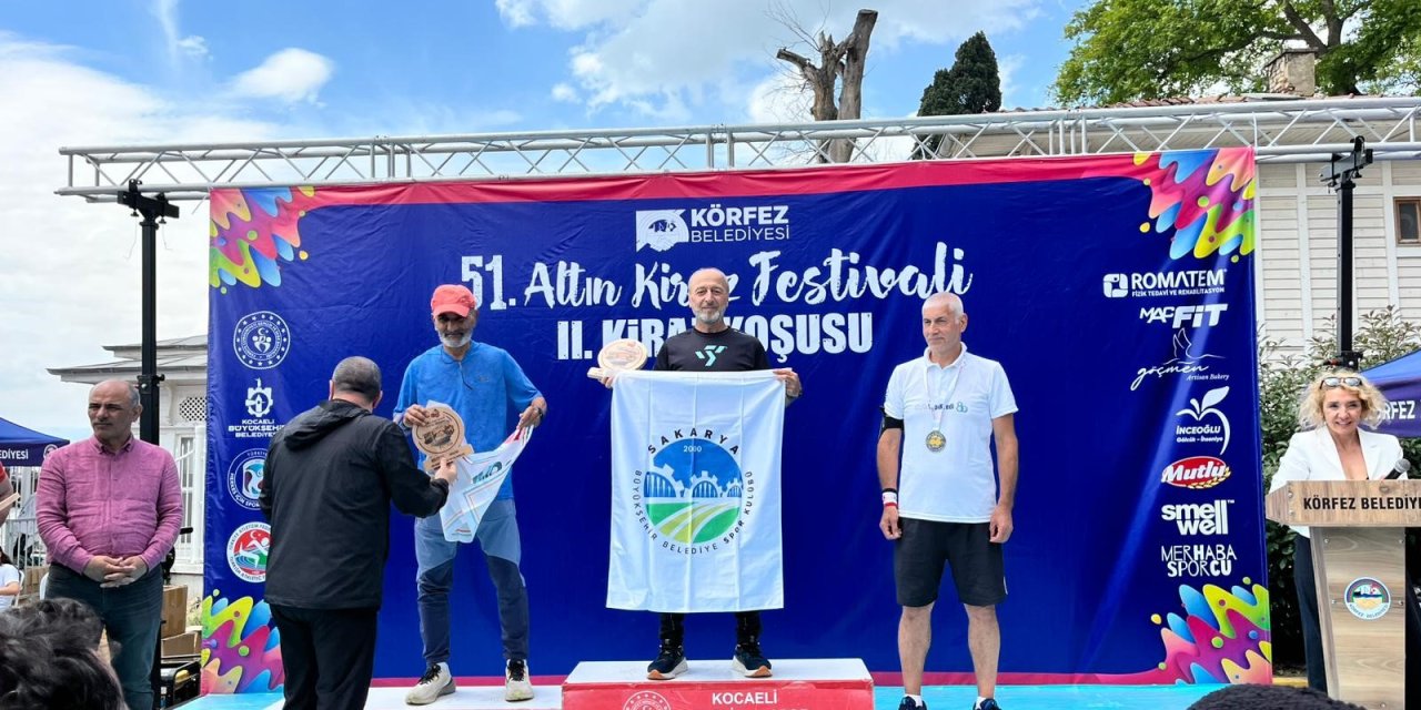 Ali Turan kürsüyü bırakmıyor