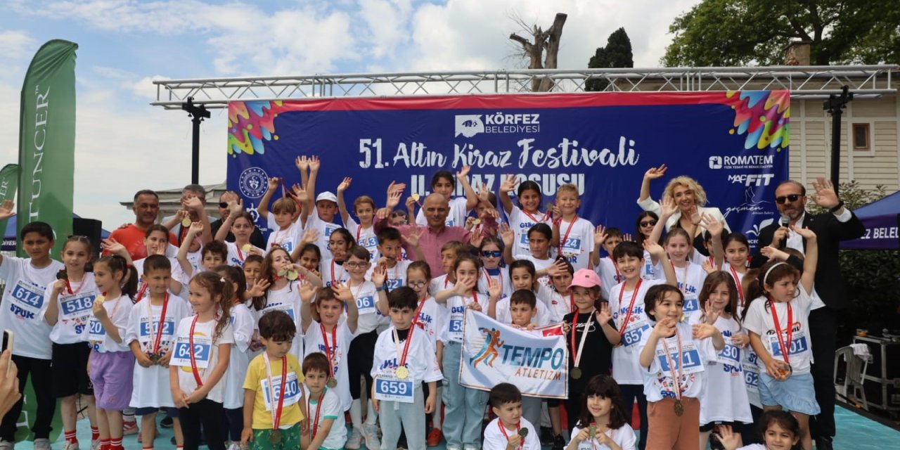 Kiraz koşusunda 7&#039;den 70&#039;e 2 bin kişi ter döktü