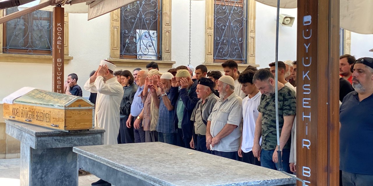 Feci kazada hayatını kaybeden genç toprağa verildi