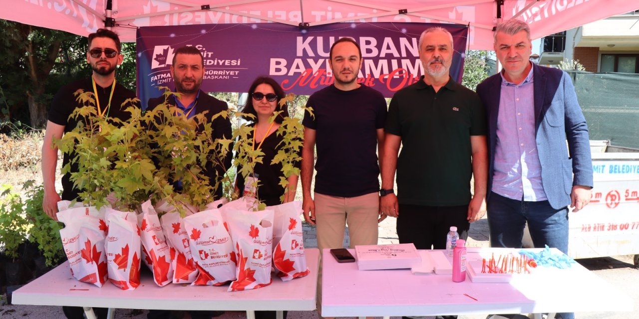 İzmit Belediyesi binlerce fide dağıttı