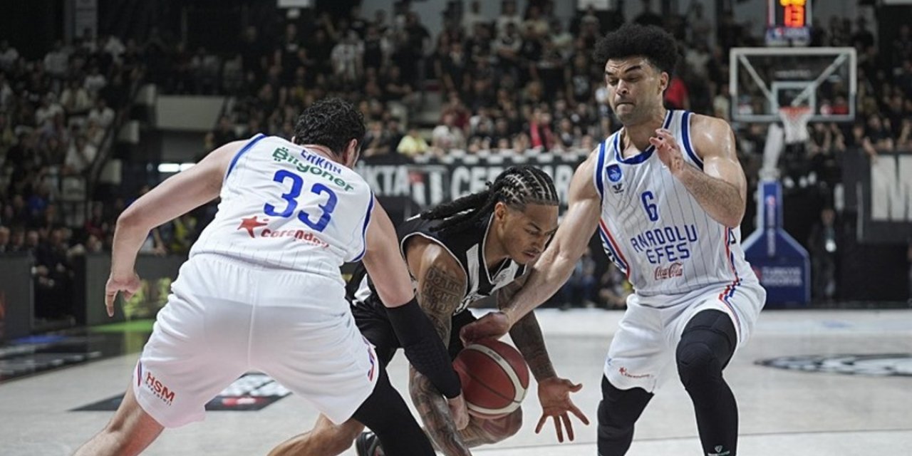 Beşiktaş: 87 - A. Efes: 90