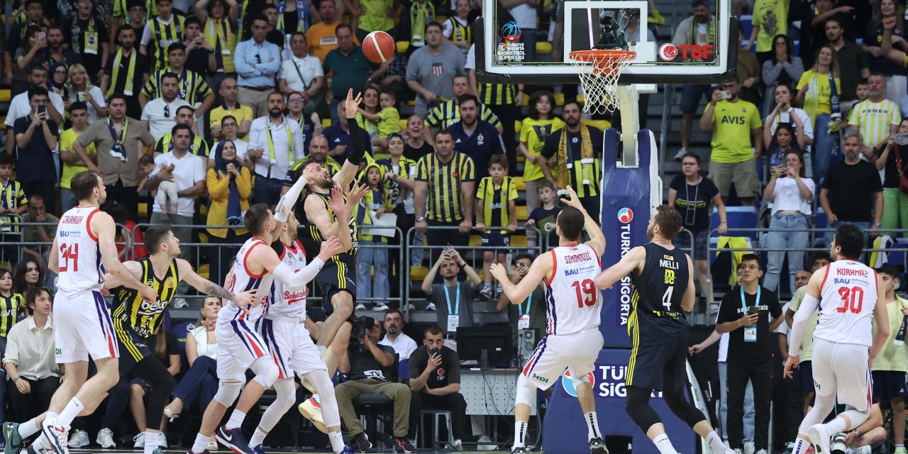 Fenerbahçe, seride 2-0 öne geçti