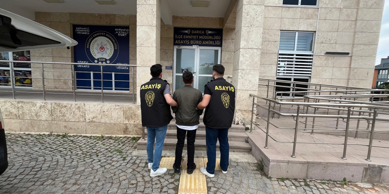 KADES ihbarıyla yakalandı: Üzerinden uyuşturucu ve ruhsatsız silahlar çıktı