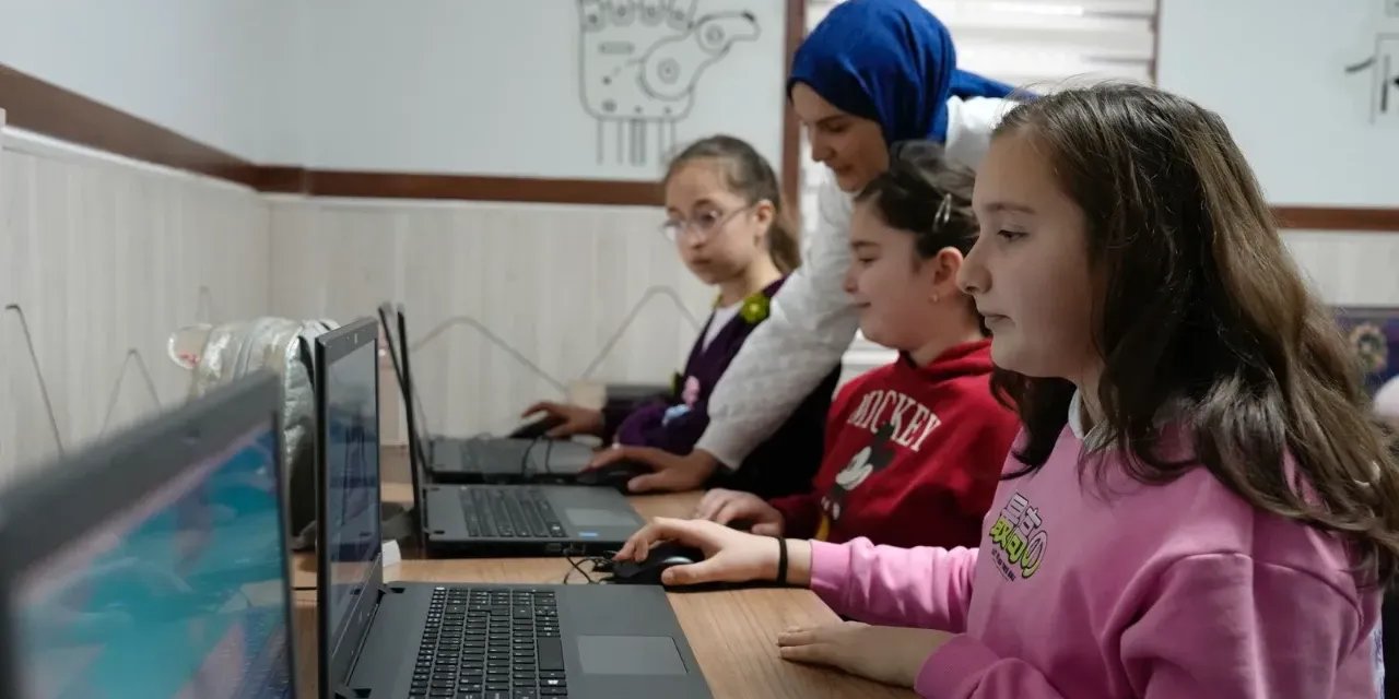 Başiskele Çocuk Üniversitesi'nde eğitim sürecek