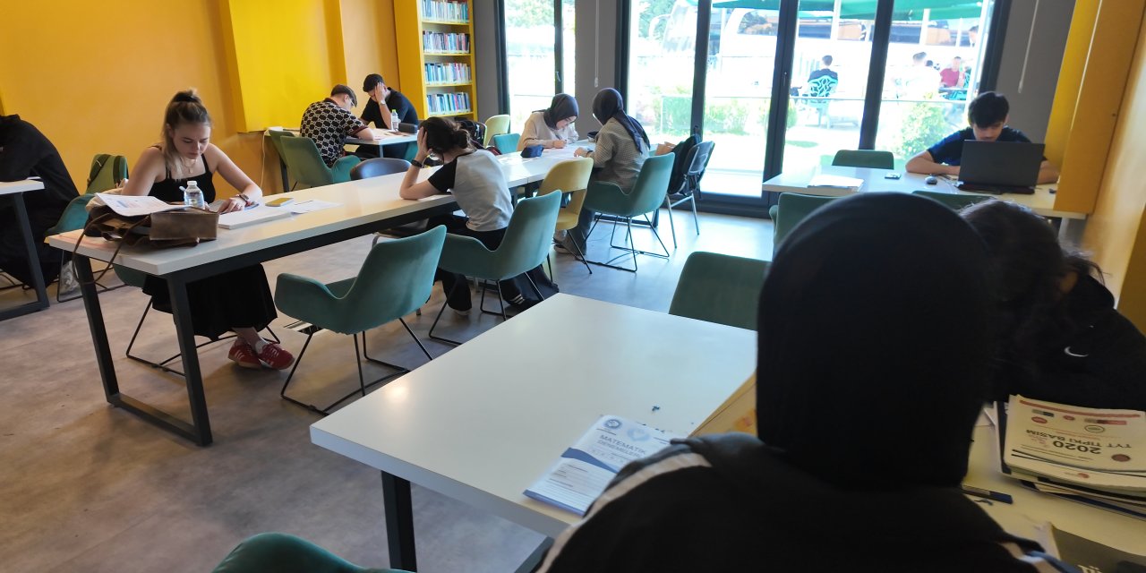 7/24 hizmete gençlerden tam not