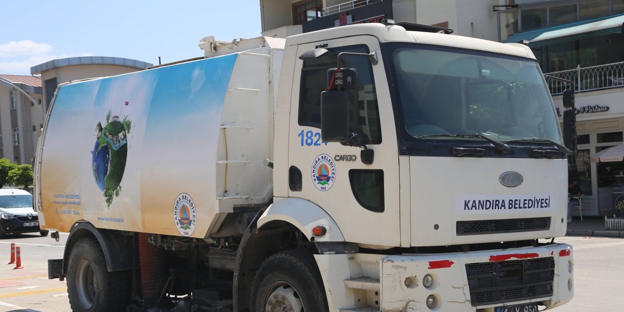 Kandıra Belediyesi’ne Yeni Temizlik Aracı