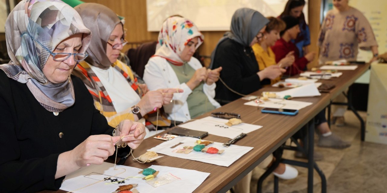 ‘Yaşayan İnsan Hazinesi’nden tek el mucizesi
